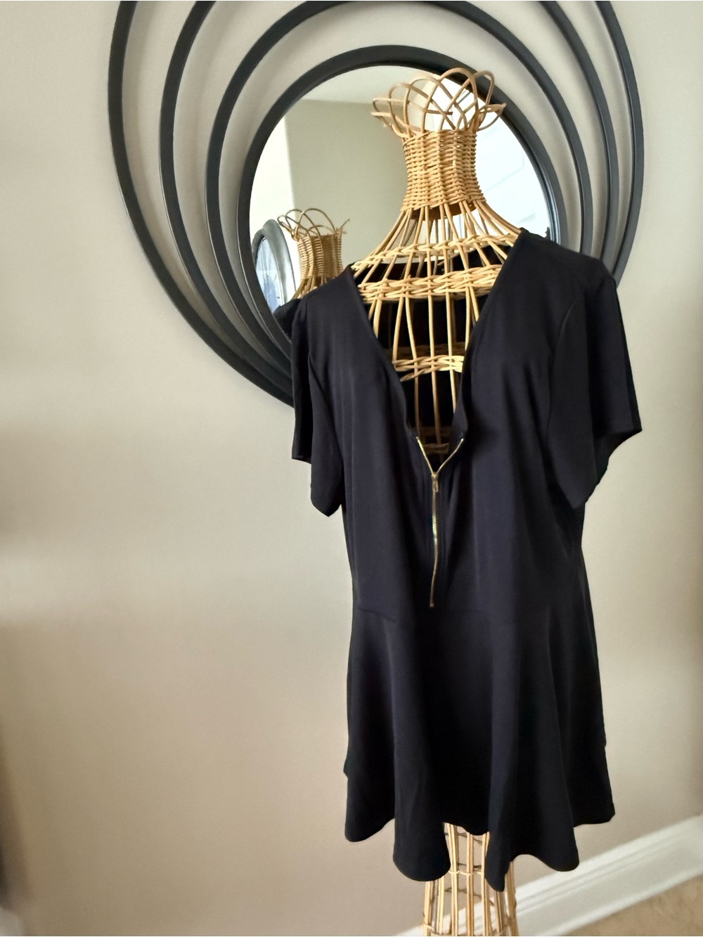 SHEIN Black V-Neck Zip Ribbed Front Tunic